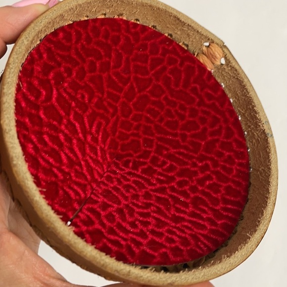 Leather Tooled Handmade Trinket Box Lid - Picture 11 of 16